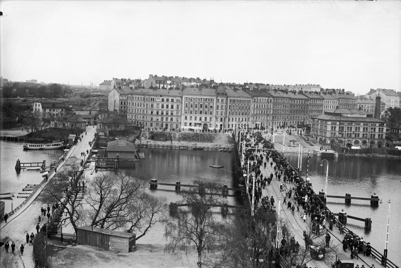 En promenad från Liljeholmen, Hornstull och vidare till Skinnarviksparken, Stockholm 2025