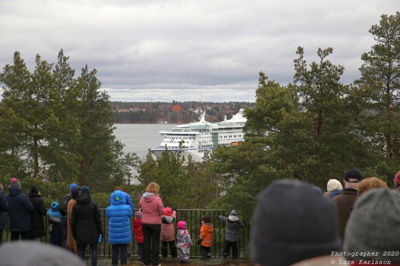 Guldbron anländer till Stockholm och nya Slussen mars 2020