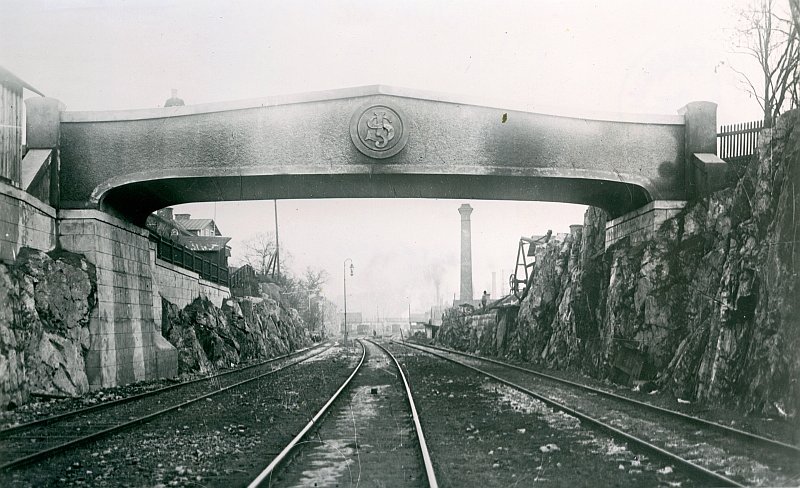Bro över SJ, byggd 1909, spännvidd 17,4 m. Källa: Digitalt Museum