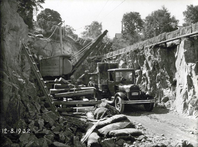 Hamnanläggning vid Årstadal: Bergsschakt för utdragsspår vid Sofieberg, 12 augusti 1932, källa: Stockholmskällan