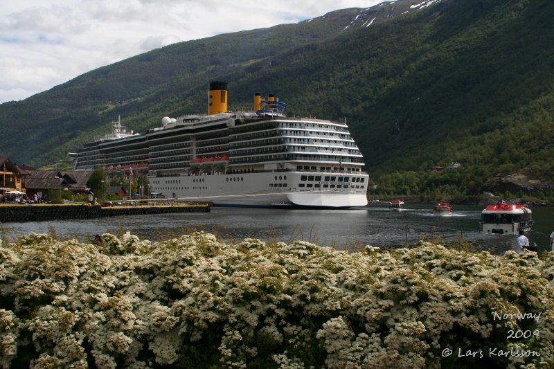 Cruise on fjords of Norway, Sognefjorden, Aurlandsfjorden, Flåm