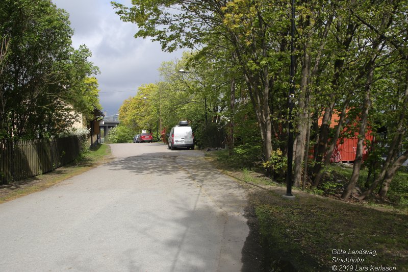 Walks and bicycling along the old road Göta Landsväg