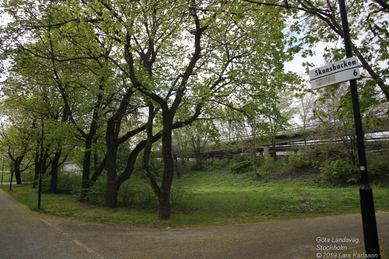 Walks and bicycling along the old road Göta Landsväg