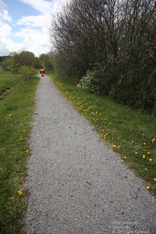 Walks and bicycling along the old road Göta Landsväg