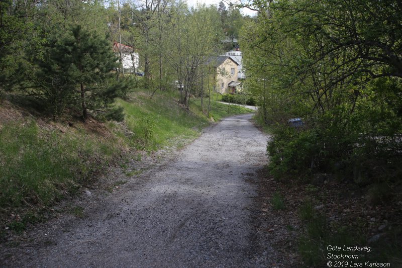 Walks and bicycling along the old road Göta Landsväg