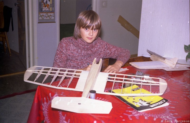 Lars med sina linkontrollflygplan, år 1971