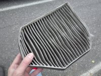 Chrysler Crossfire: Replacing the coupe air filter