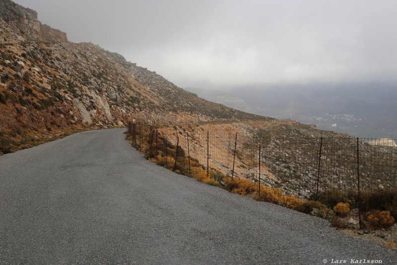 The road down from the turning point to the valley and road 97, Crete