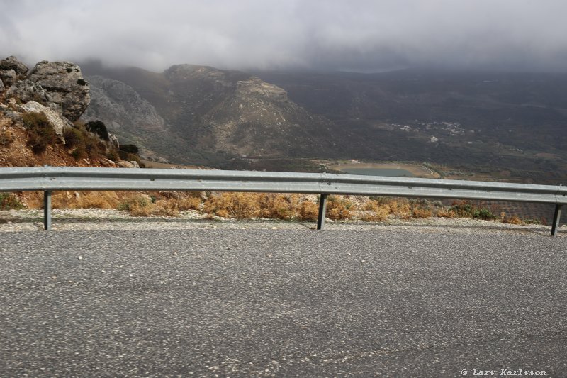 The road down from the turning point to the valley and road 97, Crete