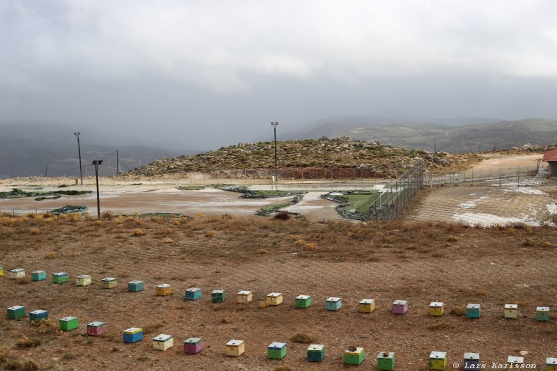 The road down from the turning point to the valley and road 97, Crete