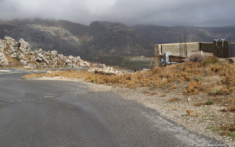 The road down from the turning point to the valley and road 97, Crete