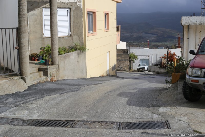 The road down from the turning point to the valley and road 97, Crete