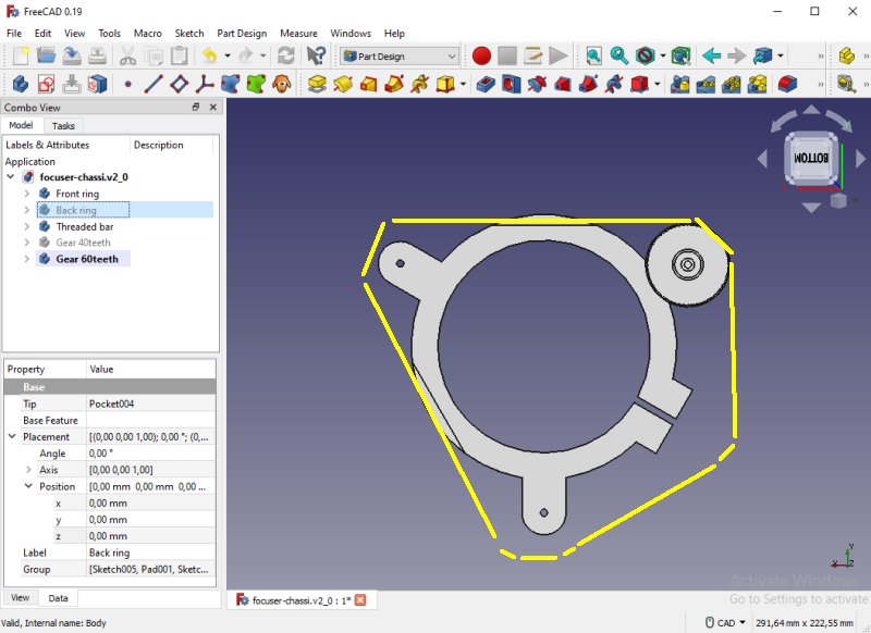 Focuser: New design with three push pull screws