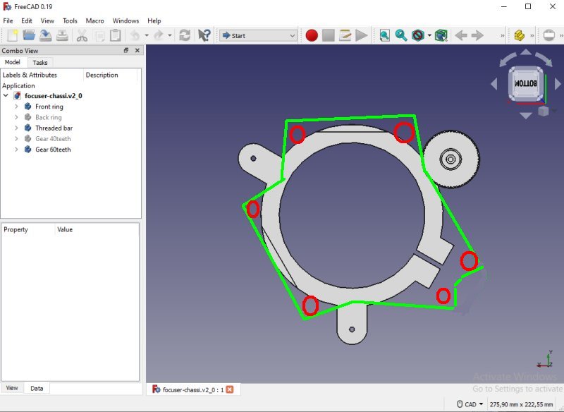 Focuser: New design with three push pull screws