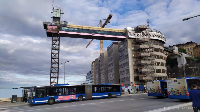 Promenad vid Södermalmstorg vid Slussen augusti 2021