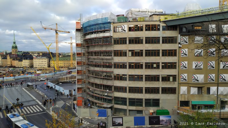 Promenad vid Södermalmstorg vid Slussen november 2021