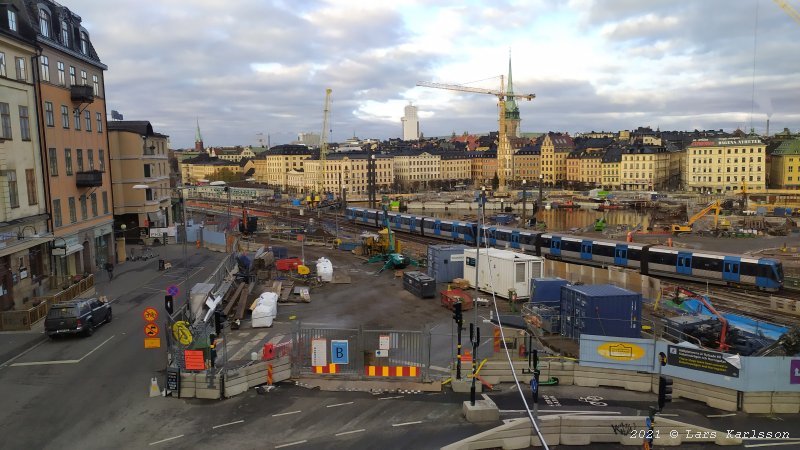 Promenad vid Södermalmstorg vid Slussen november 2021