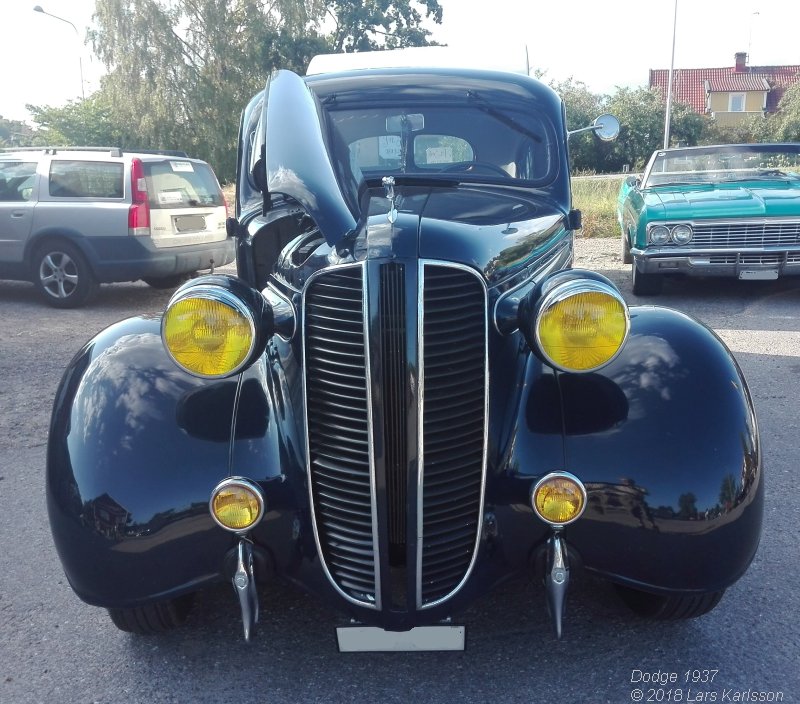 Dodge 1937 Sedan four door