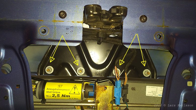 Chrysler Crossfire: Liftgate switch