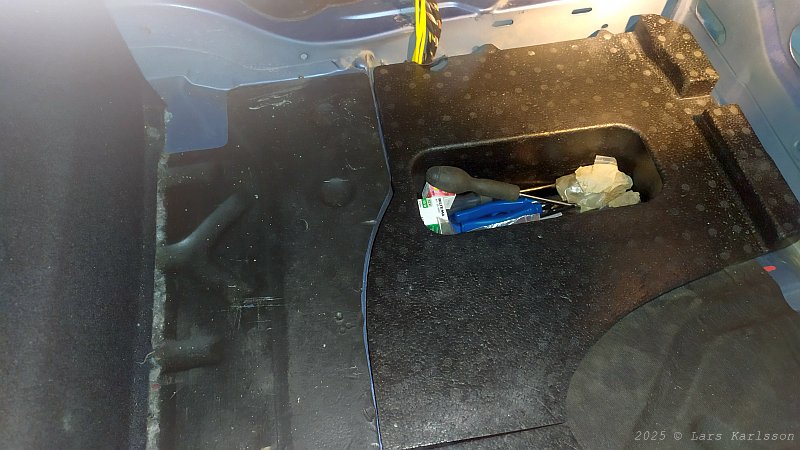Chrysler Crossfire: Liftgate switch