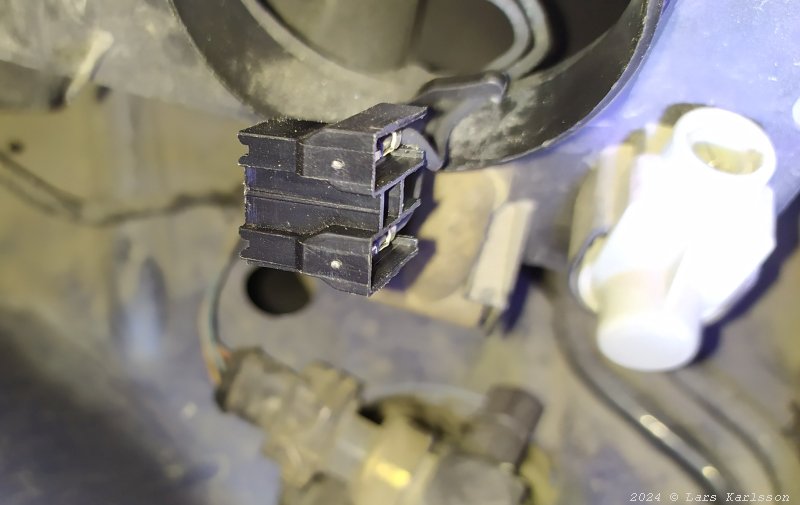 Chrysler Crossfire H7 lamp socket melted