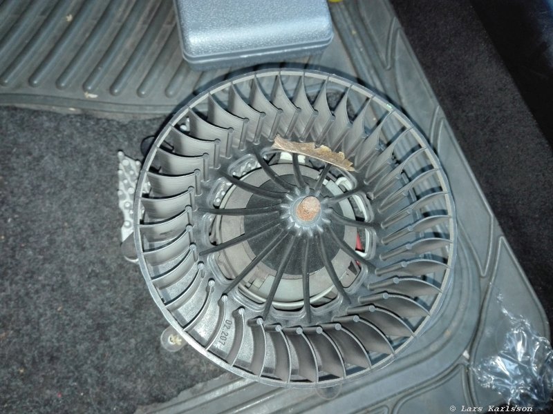 Chrysler Crossfire heater blower fan replacement