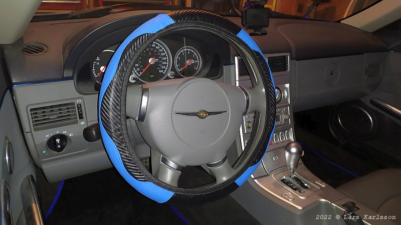 Chrysler Crossfire: Steering Wheel Cover