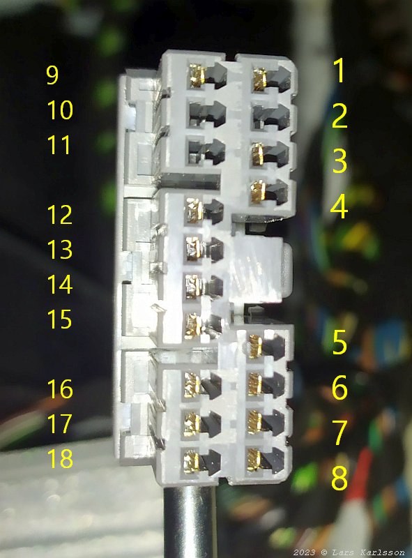 Chrysler Crossfire: Radio replacement