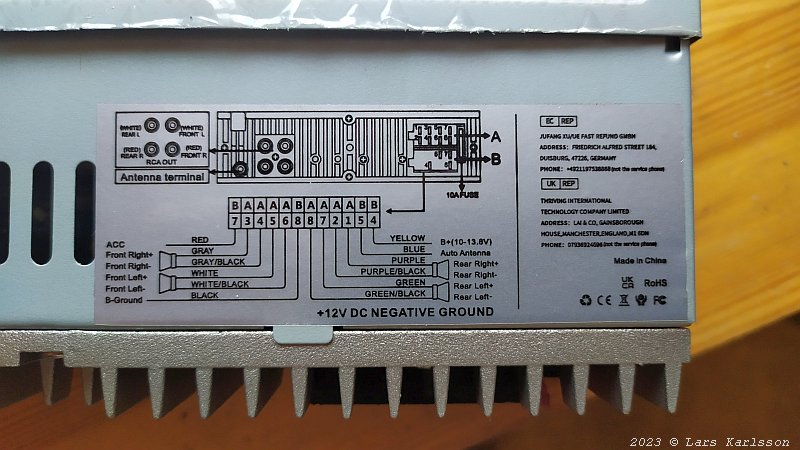 Chrysler Crossfire: Radio replacement