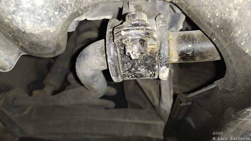 Chrysler Crossfire: Checking the rubber bushings and the ball joints