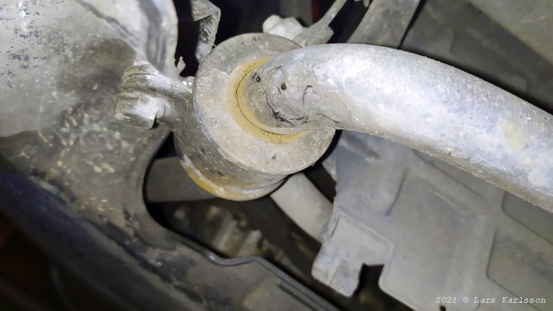 Chrysler Crossfire: Sway bar rubber bushings