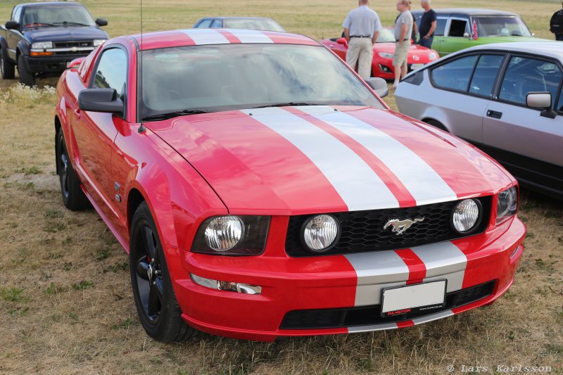 Car meeting at Nifsta Gård July 2018