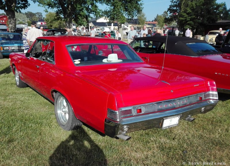 Classic car meeting at Trosa harbour 2018